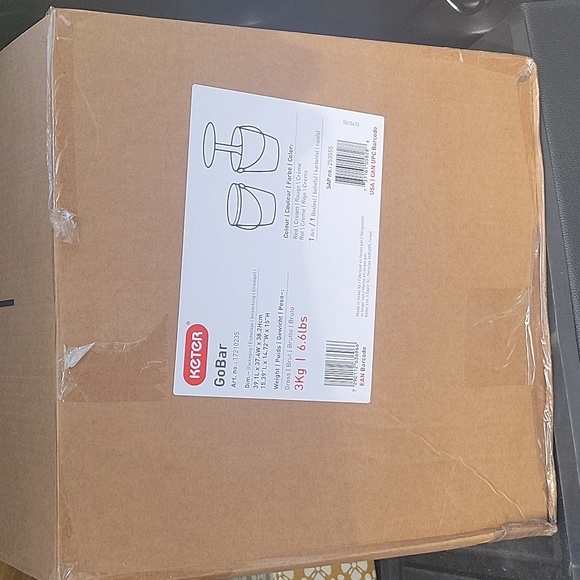 New Keter Go Bar 4.2-Gallon Drinks Cooler with Handle and Pop-Up Outdoor Table - Picture 3 of 6